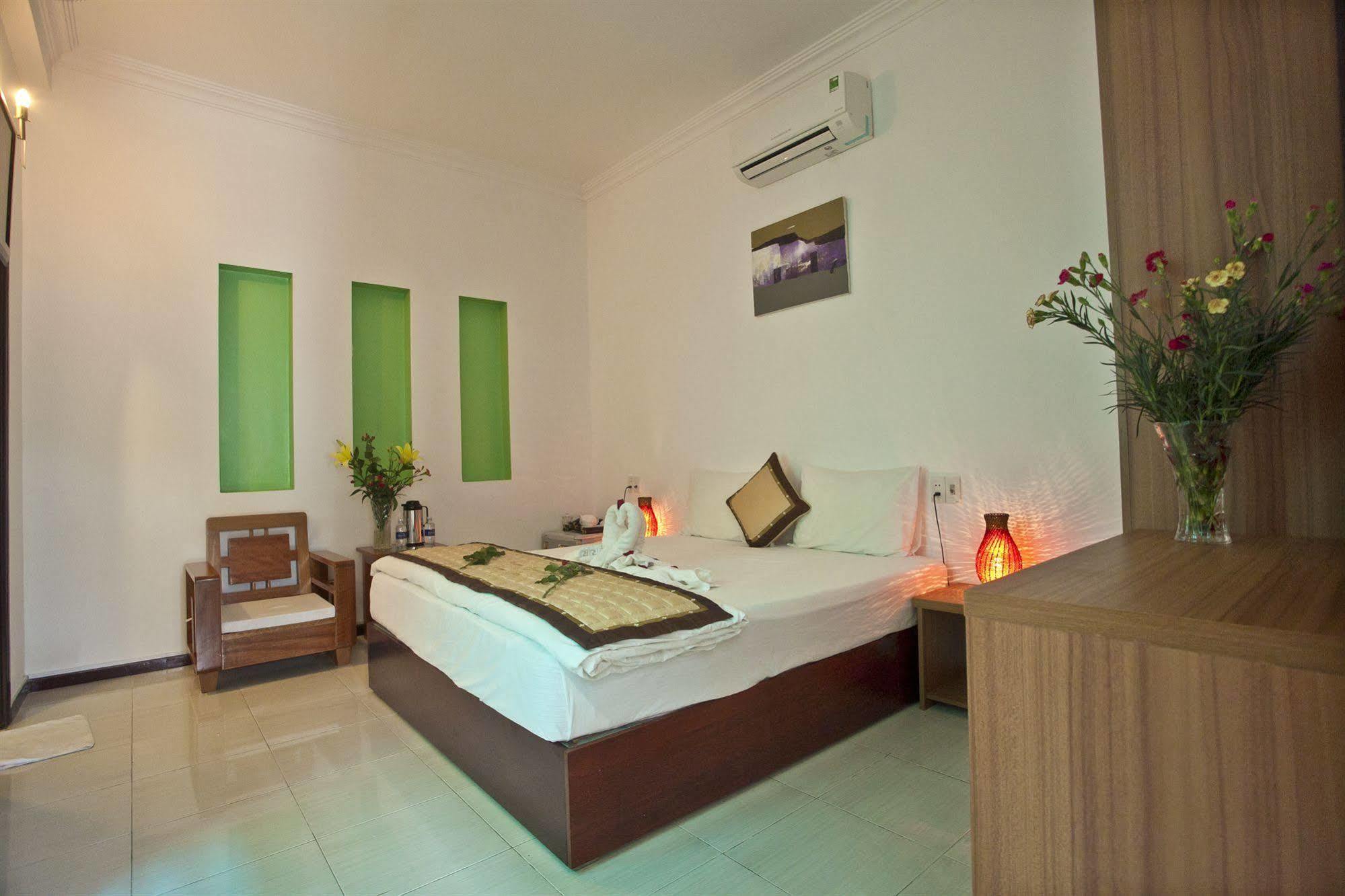 Flower Garden Homestay Хойан Экстерьер фото